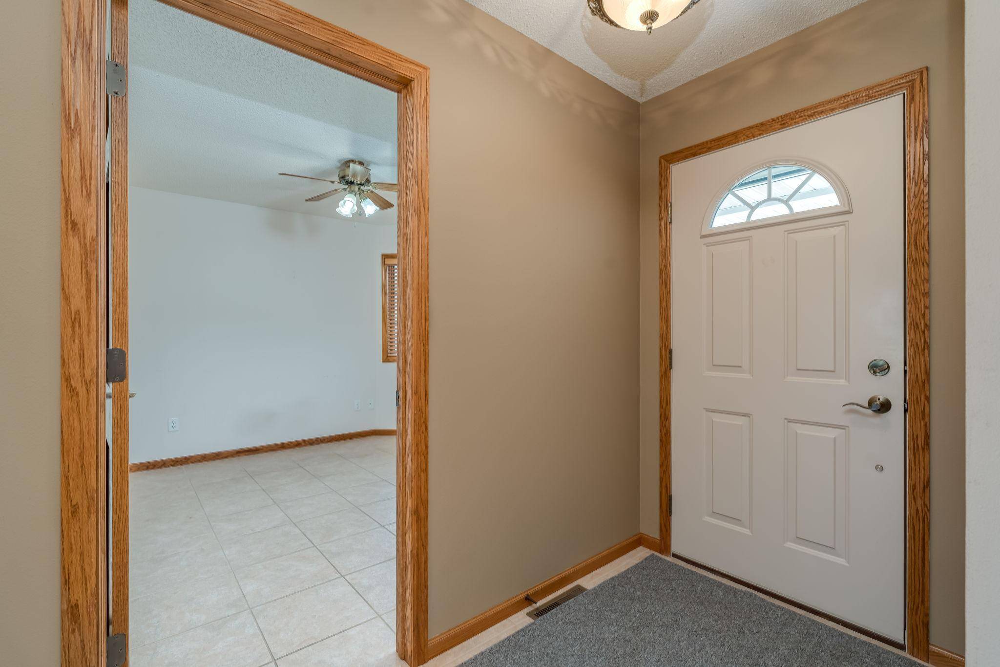 100 Crystal LN, Mankato, MN 56001