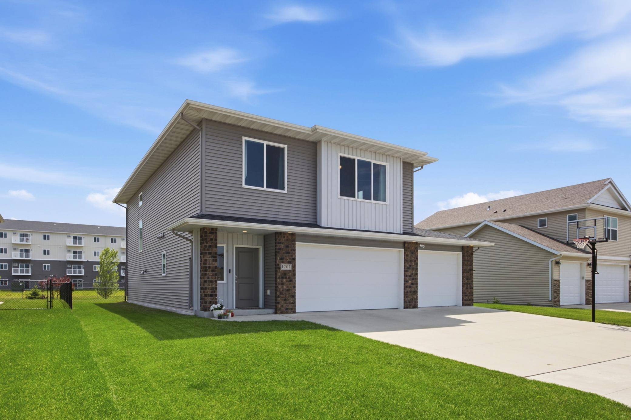 1207 Southwood DR, Dilworth, MN 56529
