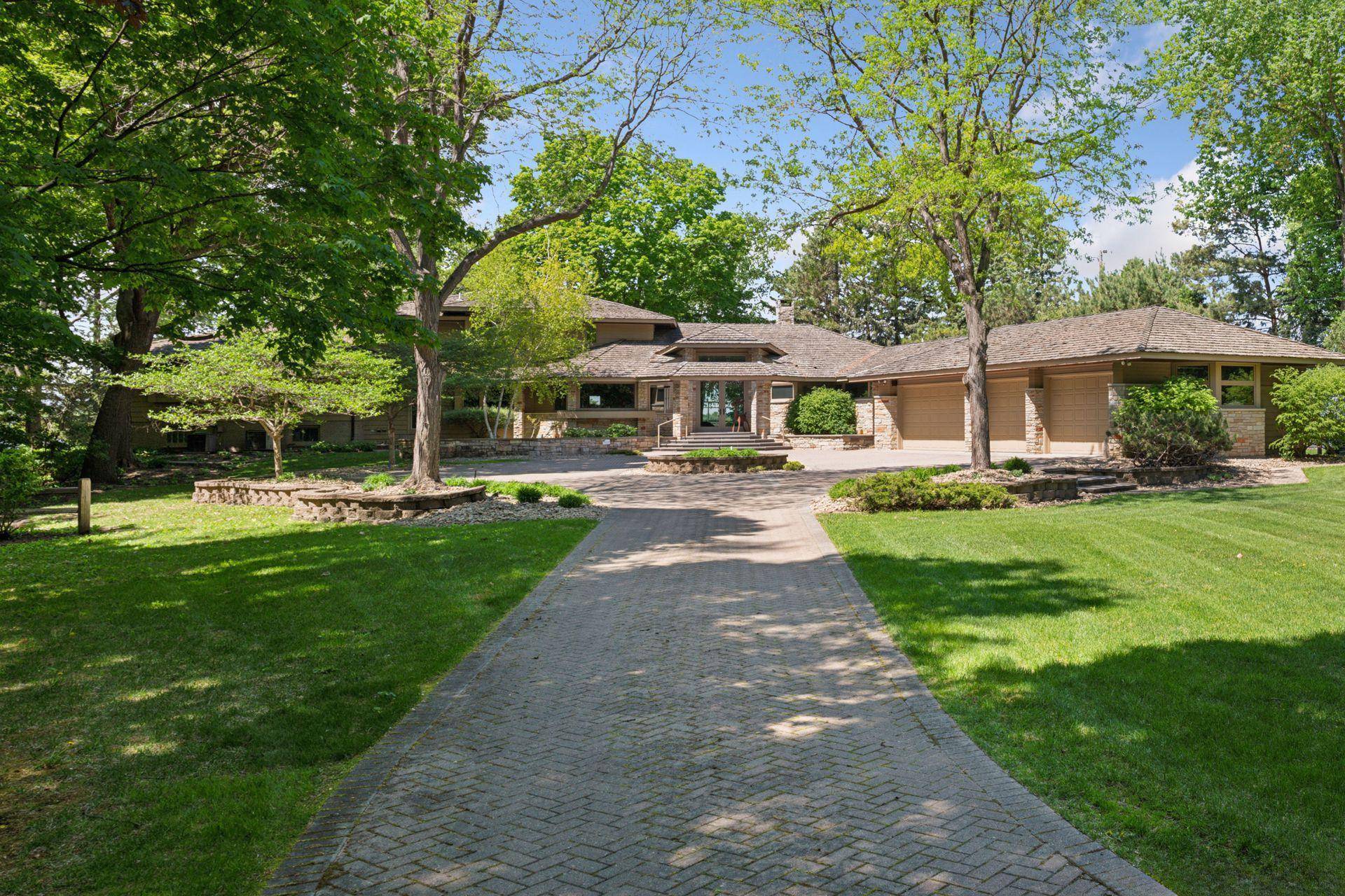 28235 Boulder CIR, Excelsior, MN 55331
