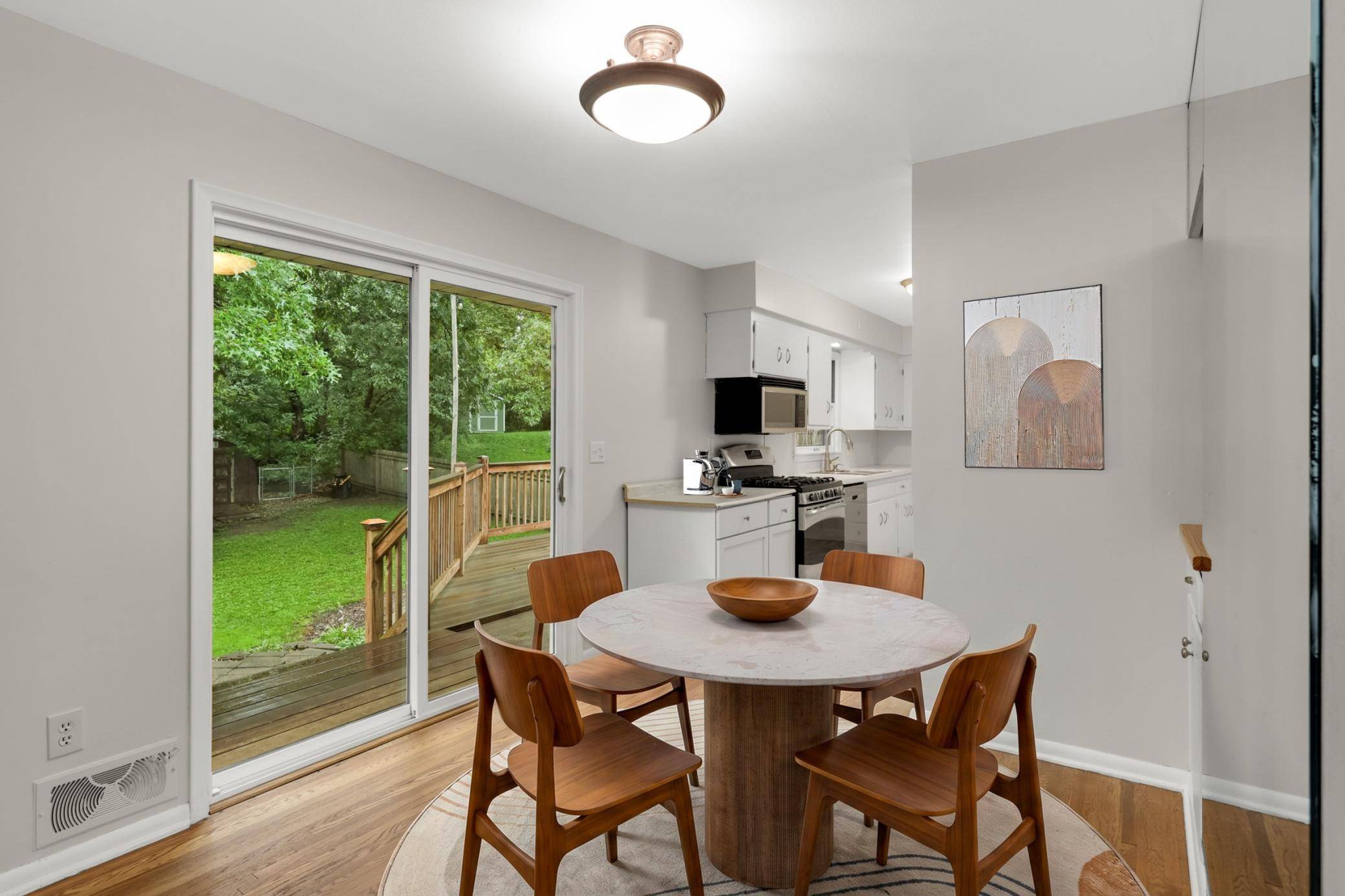 3929 Williston RD, Minnetonka, MN 55345