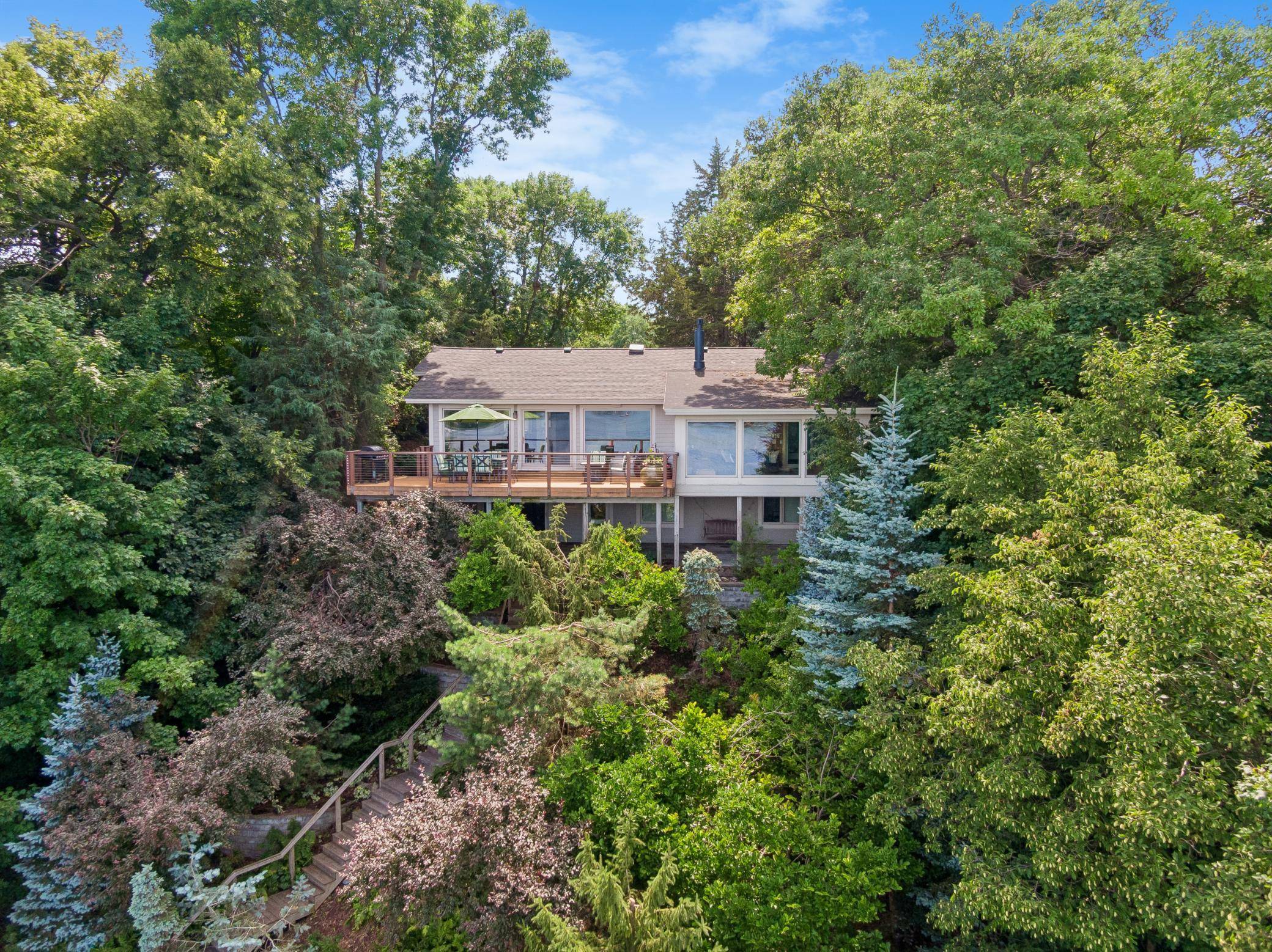 3890 Lone Cedar LN, Chaska, MN 55318