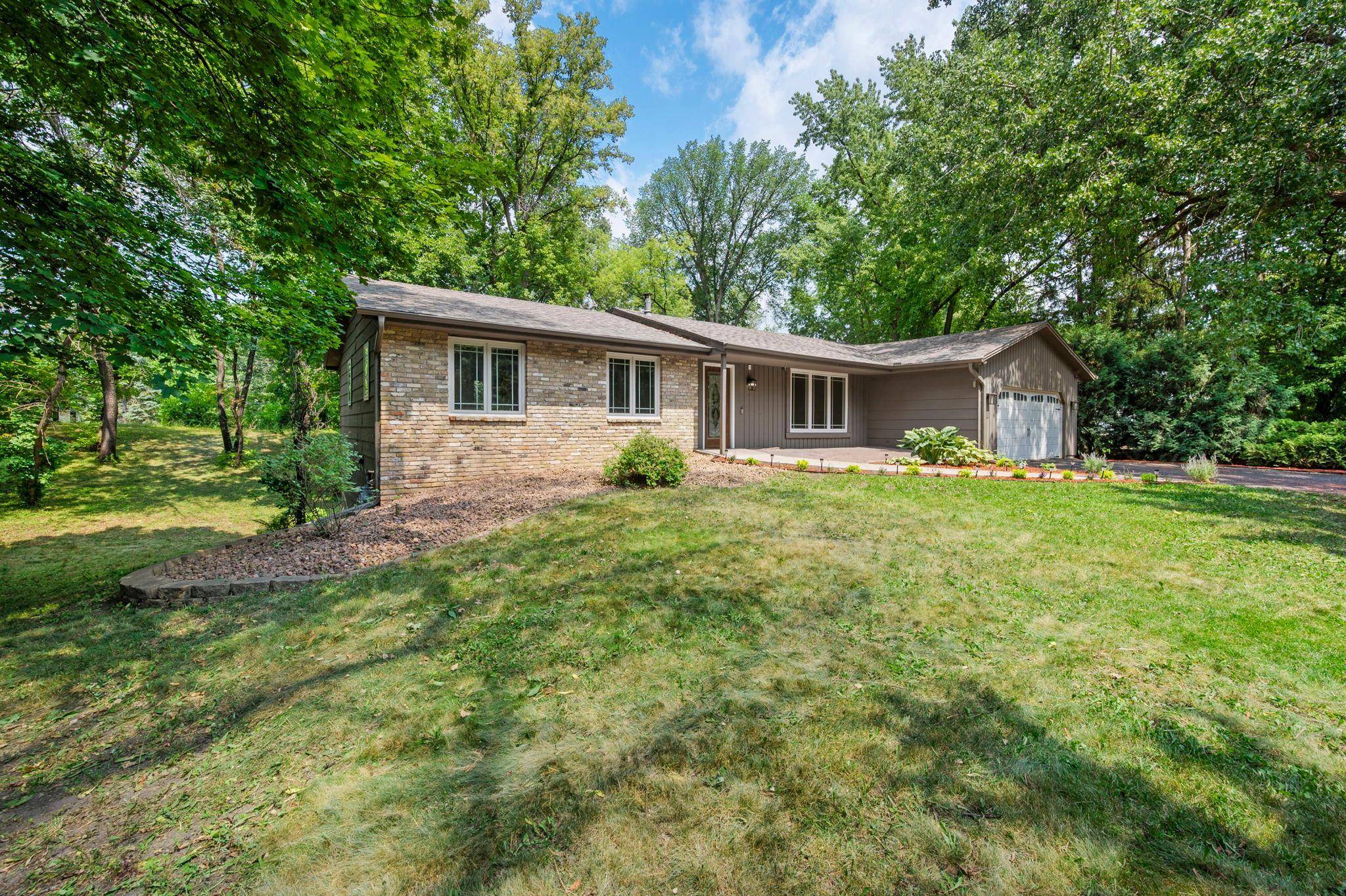 2304 150th ST W, Burnsville, MN 55306