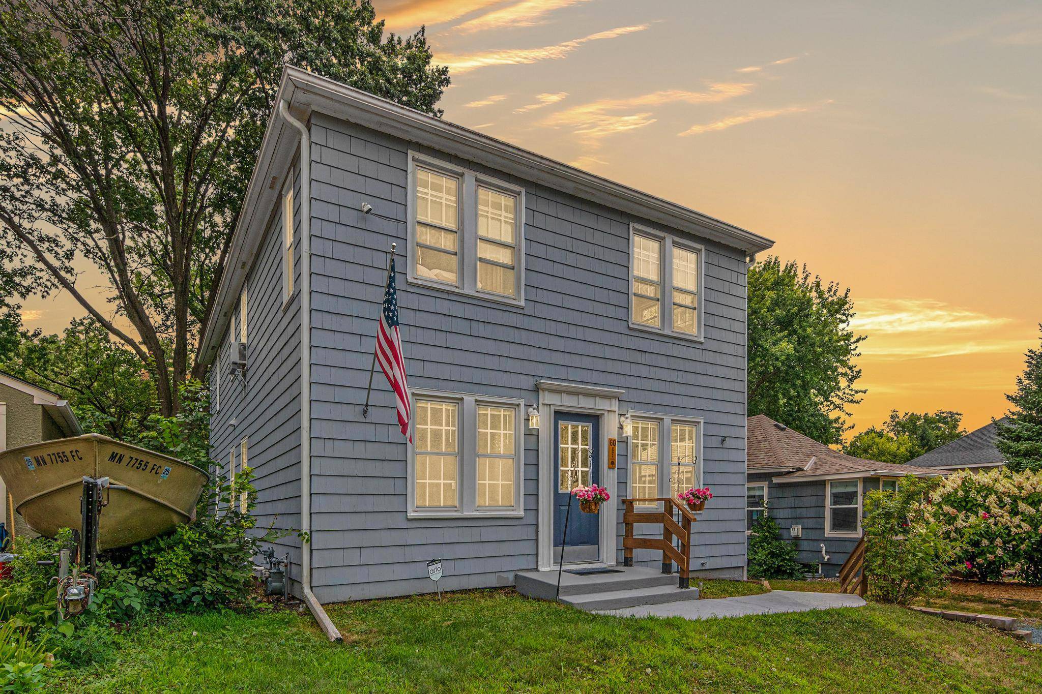 60 Grove ST, Mahtomedi, MN 55115
