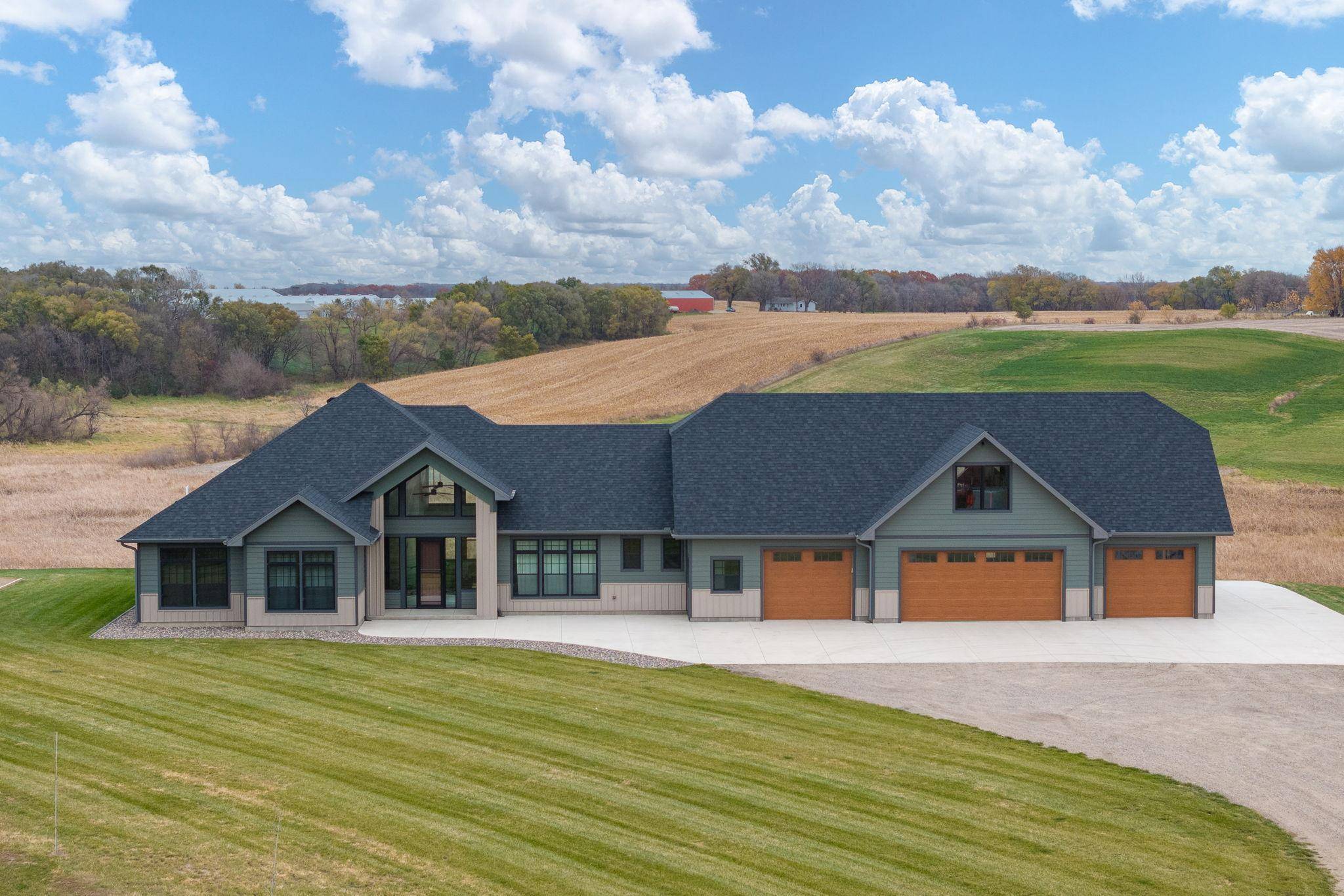 4051 Clearwater TRL, Lonsdale, MN 55046
