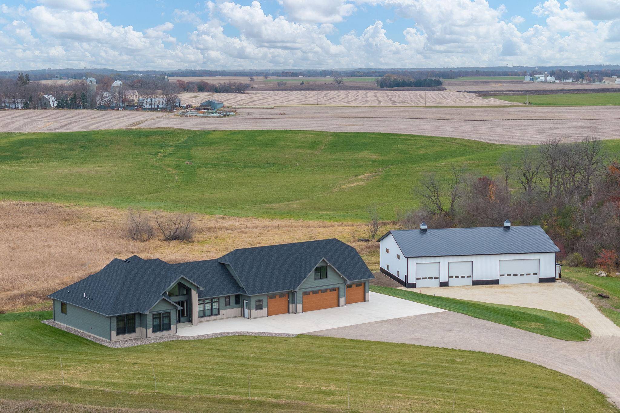 4051 Clearwater TRL, Lonsdale, MN 55046