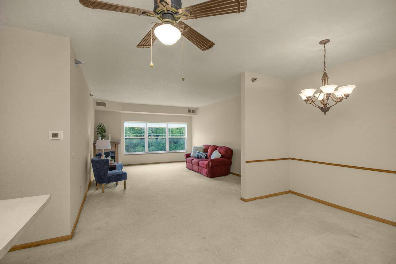 1341 Lake DR W #B113, Chanhassen, MN 55317