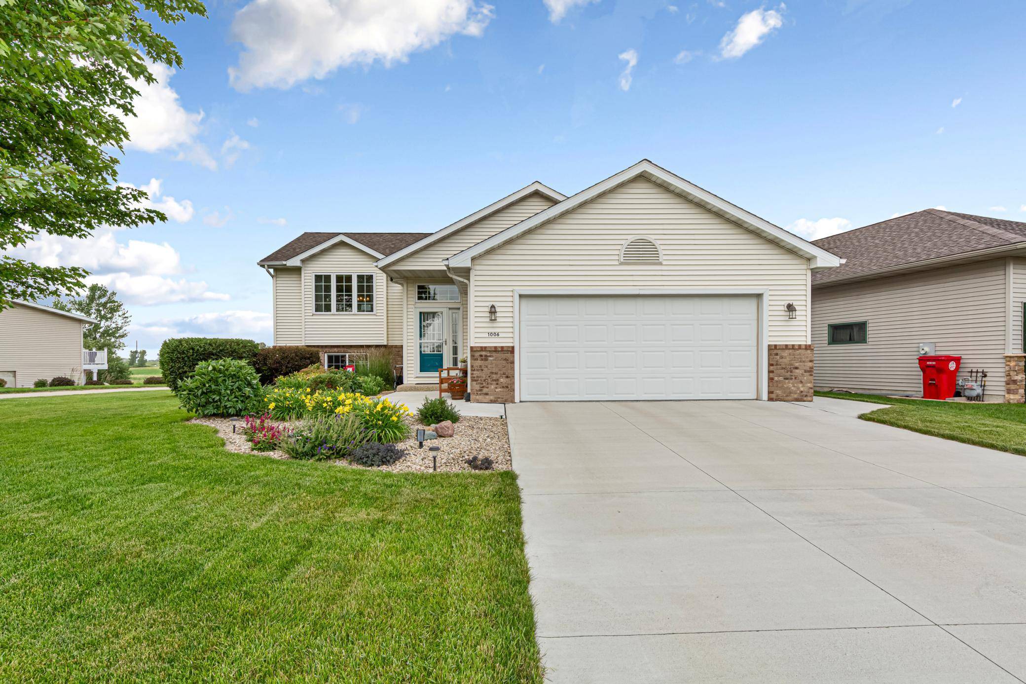 1006 24th AVE NW, Austin, MN 55912