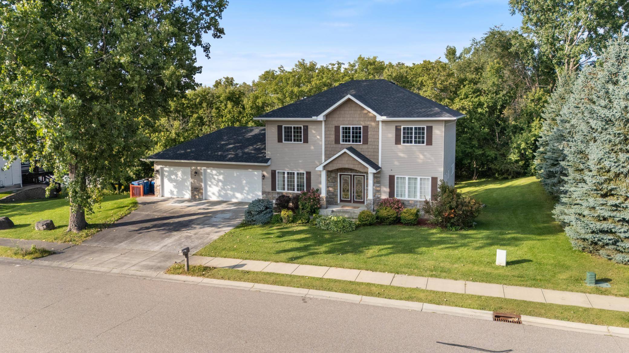 16096 Harmony PATH, Lakeville, MN 55044