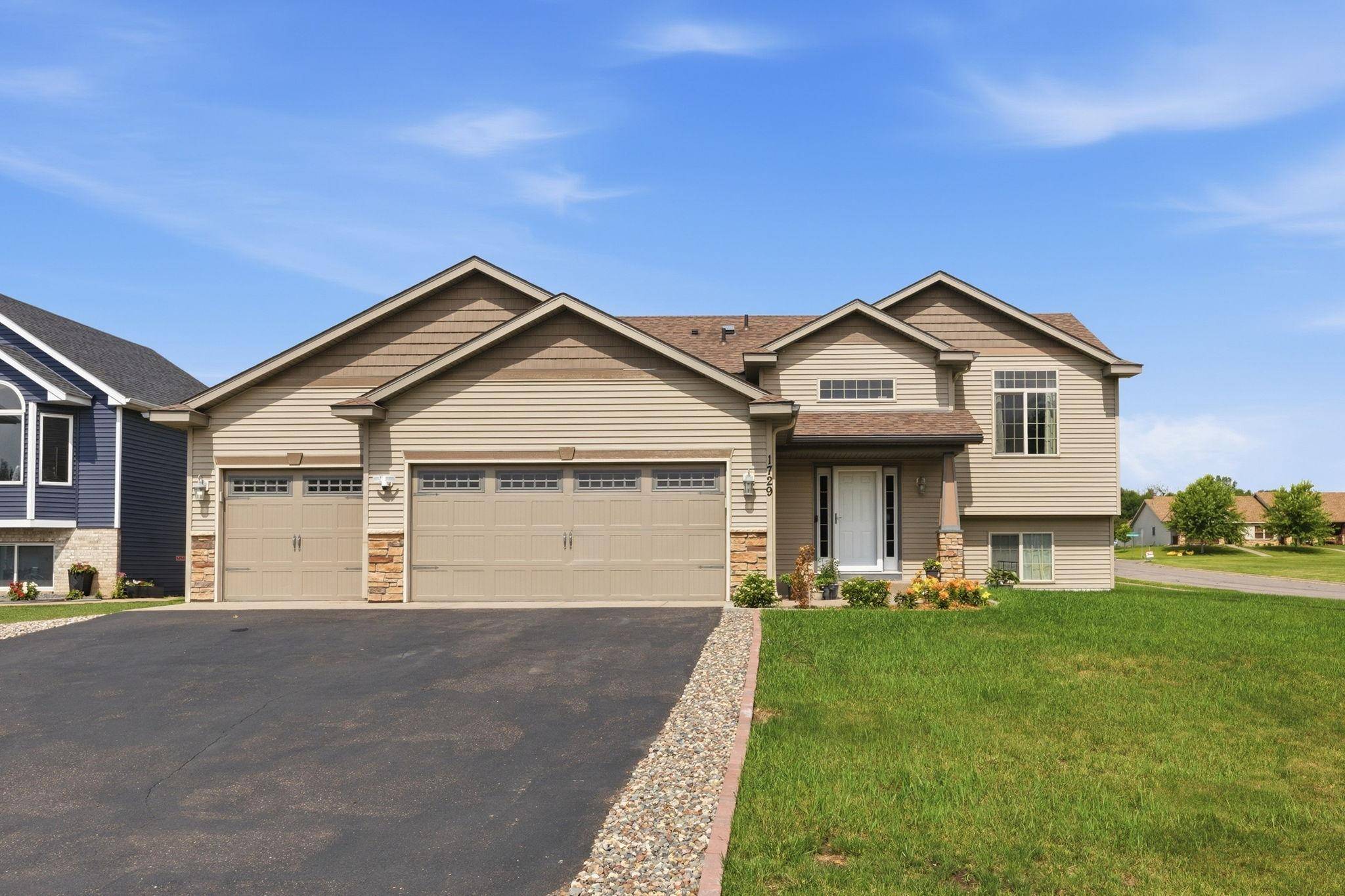 1729 Prairie View LN NE, Sauk Rapids, MN 56379