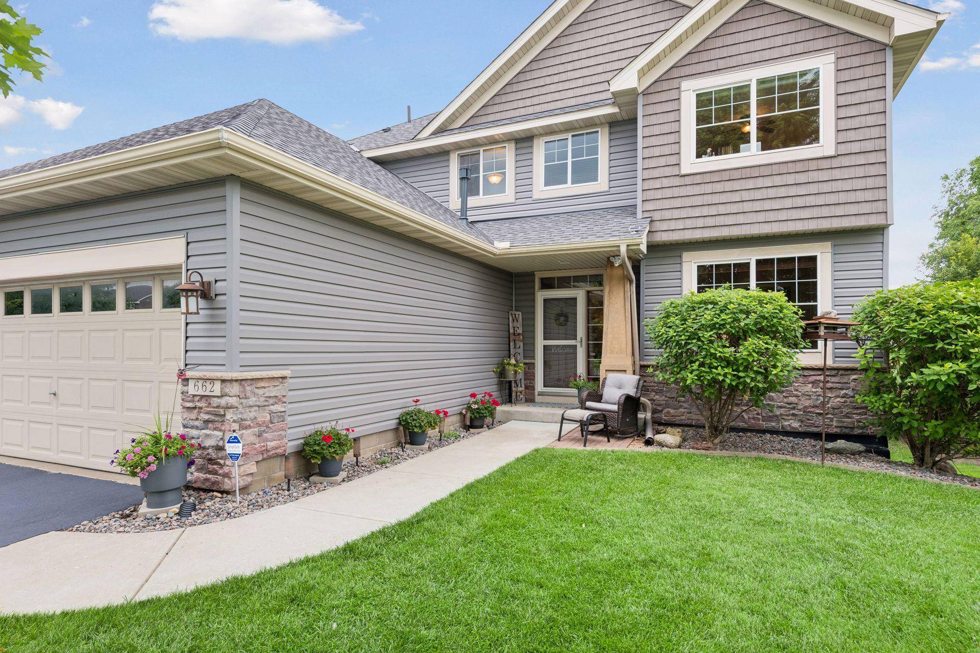 662 Jutland AVE, Shakopee, MN 55379