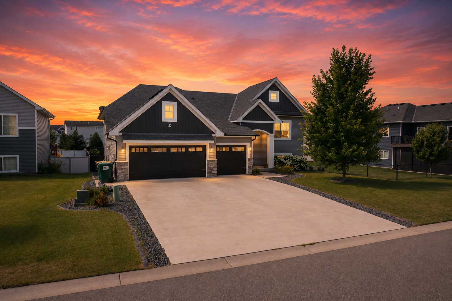 17838 Essex LN, Lakeville, MN 55044