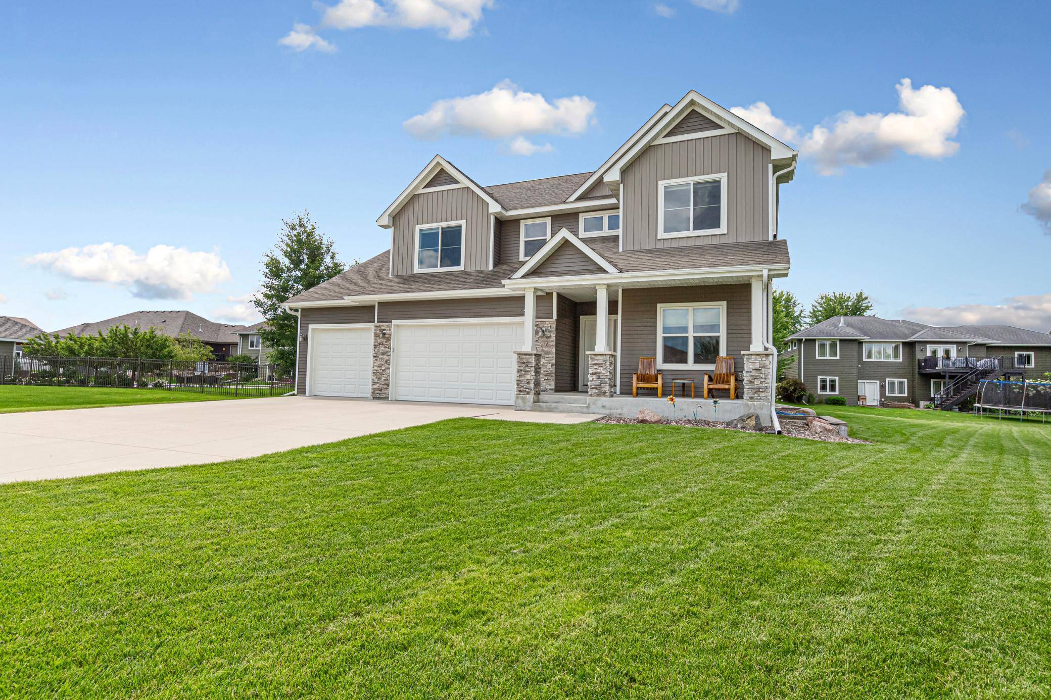 135 Stoneridge LN NE, Owatonna, MN 55060