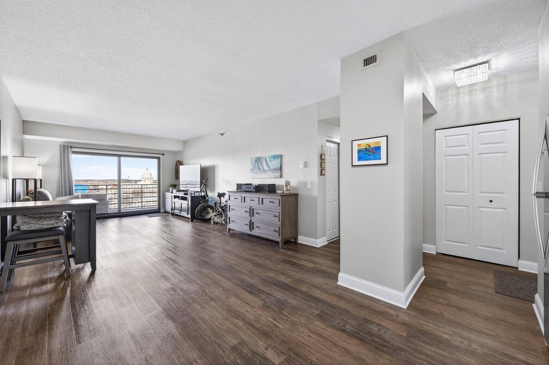 26 10th ST W #2004, Saint Paul, MN 55102
