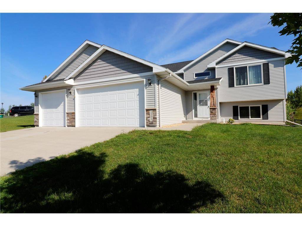 1203 Pondview AVE NW, Montgomery, MN 56069