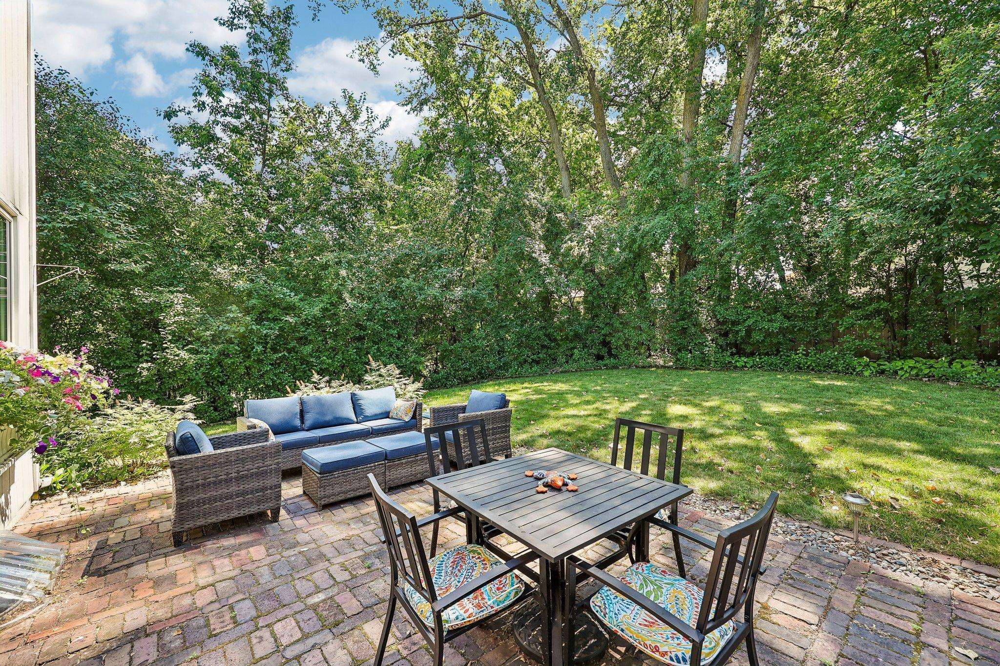 5551 W 93rd ST, Bloomington, MN 55437