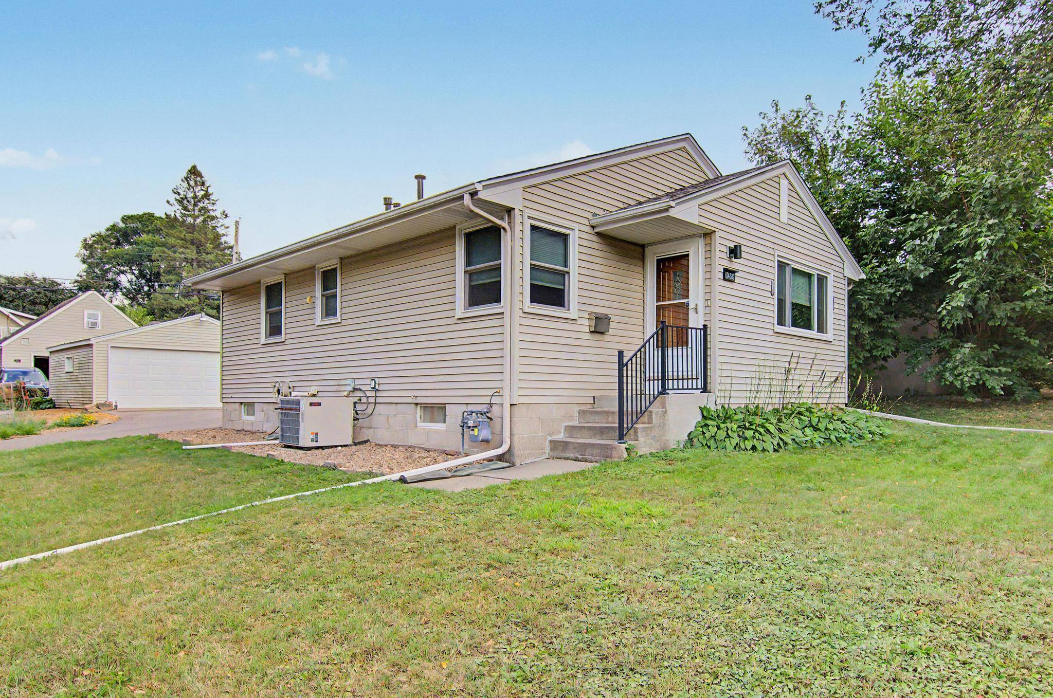 3456 Lee AVE N, Crystal, MN 55422