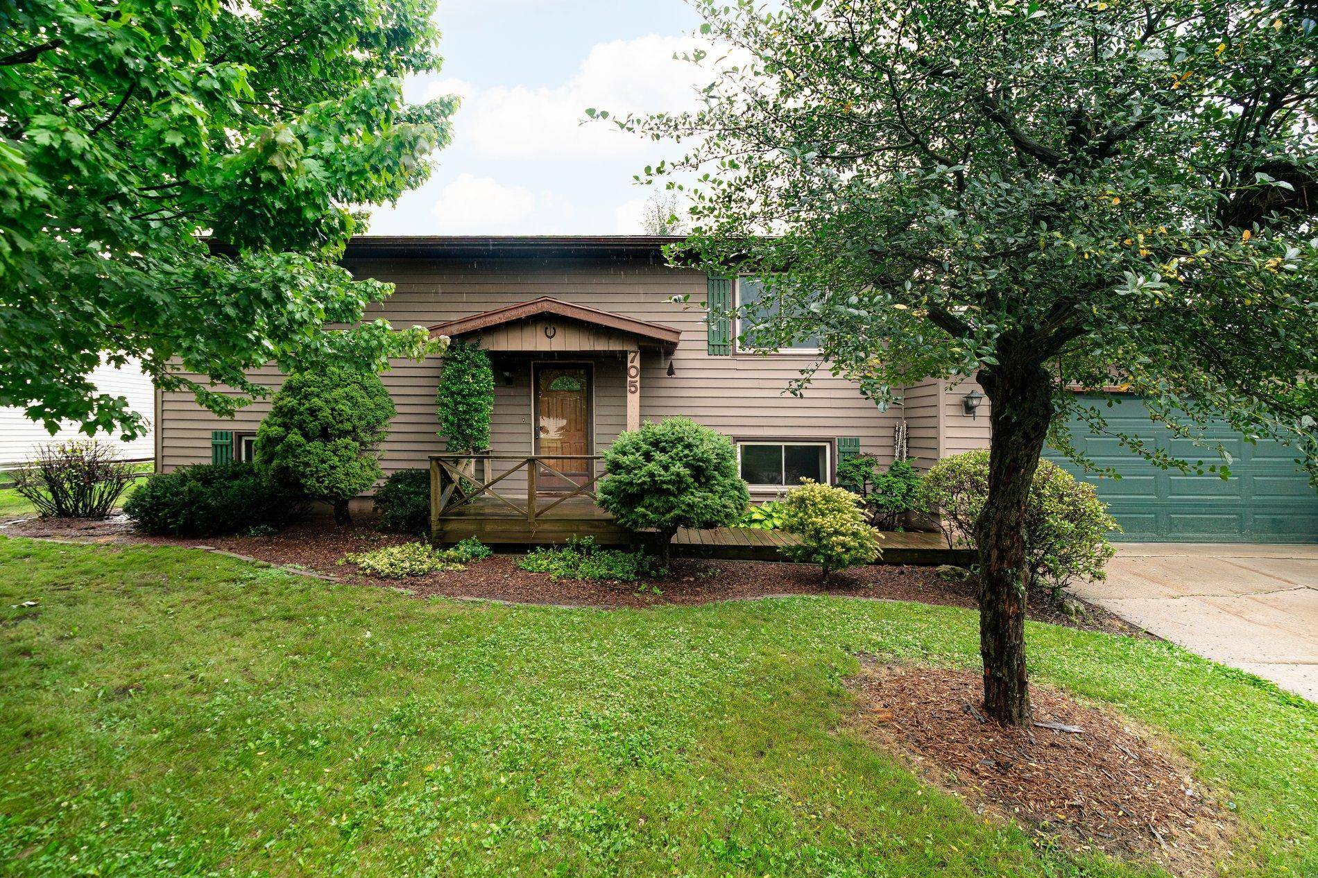 705 S 14th ST, La Crescent, MN 55947