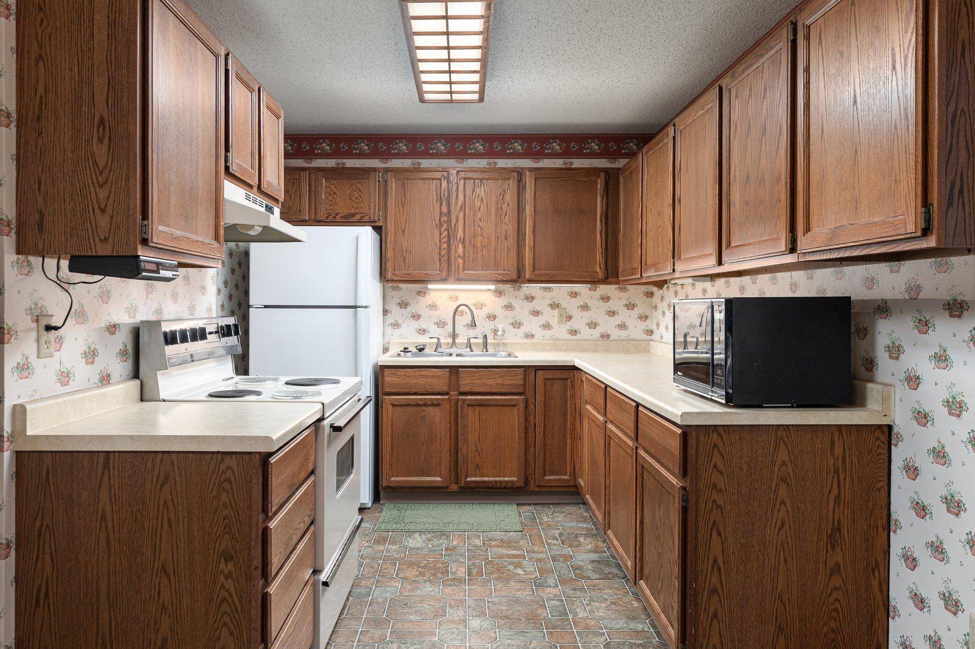 705 S 14th ST, La Crescent, MN 55947