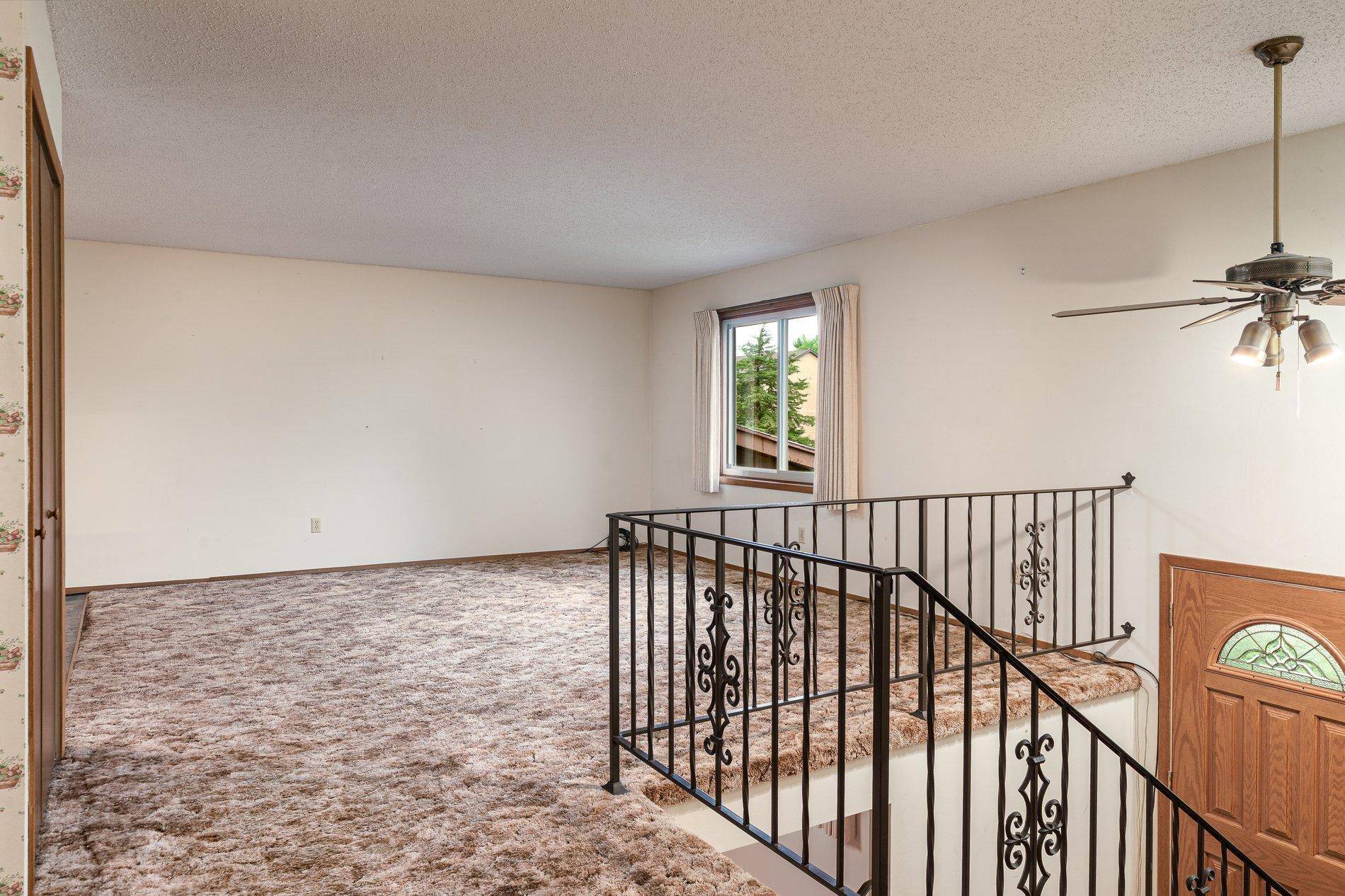 705 S 14th ST, La Crescent, MN 55947