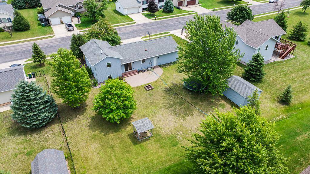 202 Rainbow DR, Marshall, MN 56258