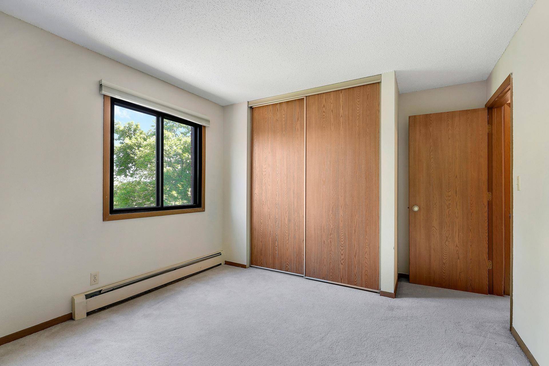 4 Pine Tree DR #320, Arden Hills, MN 55112