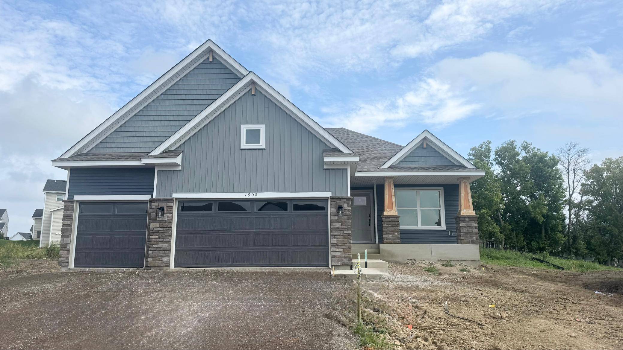 1908 Dogwood CT, Carver, MN 55315