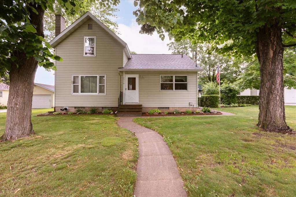 2216 3rd ST E, Menomonie, WI 54751