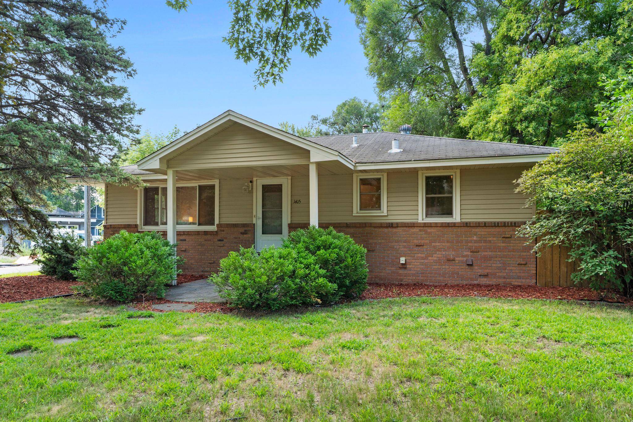 1405 16th ST NW, New Brighton, MN 55112