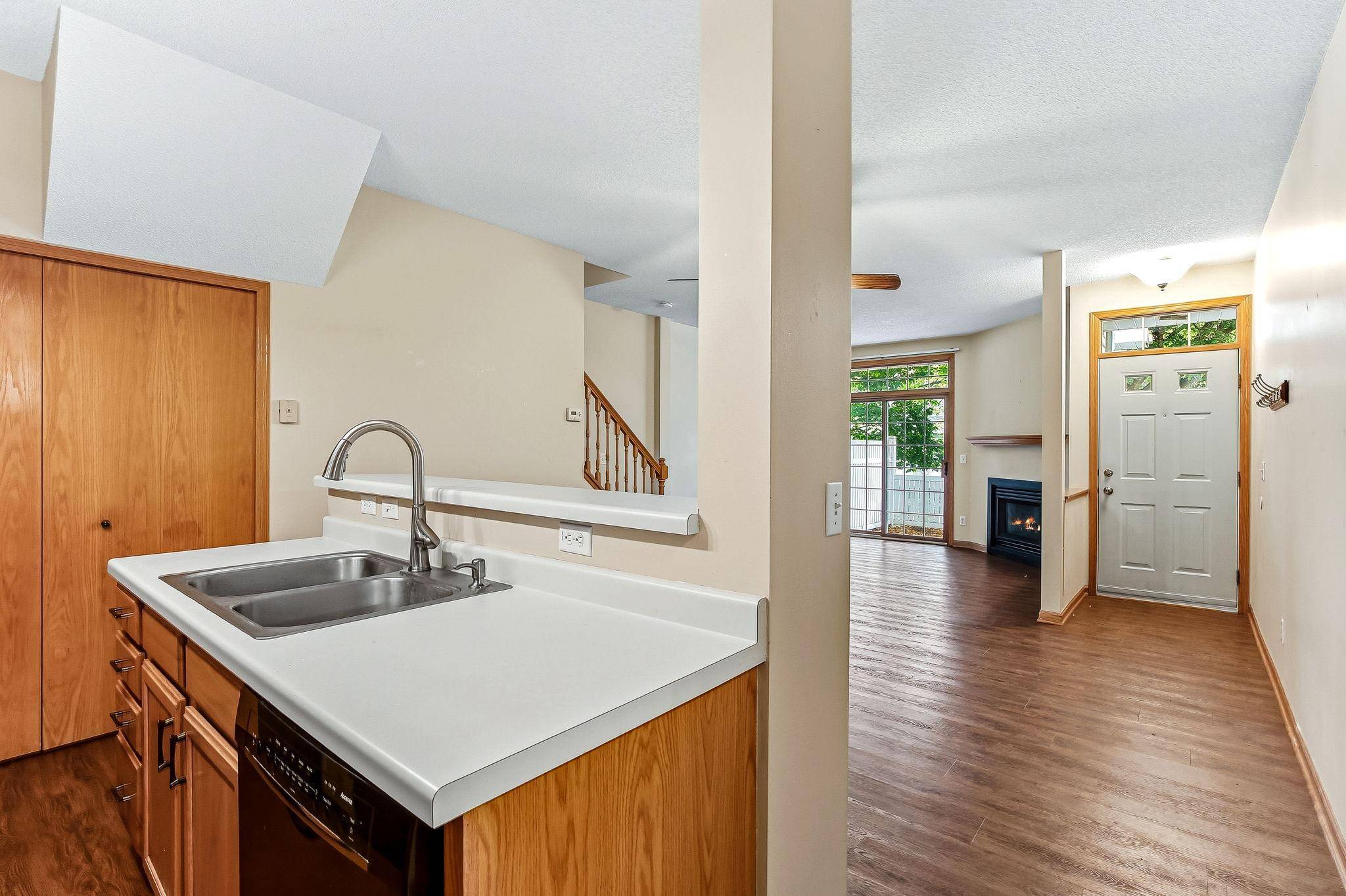 8450 Kimball DR, Eden Prairie, MN 55347