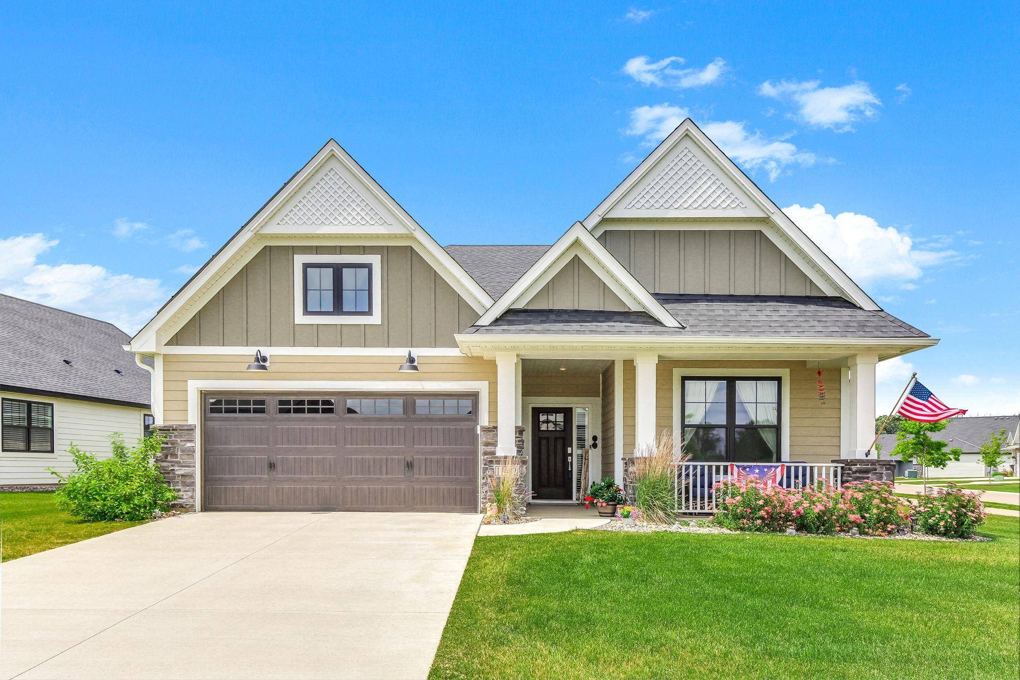 11402 Kings CT N, Lake Elmo, MN 55042