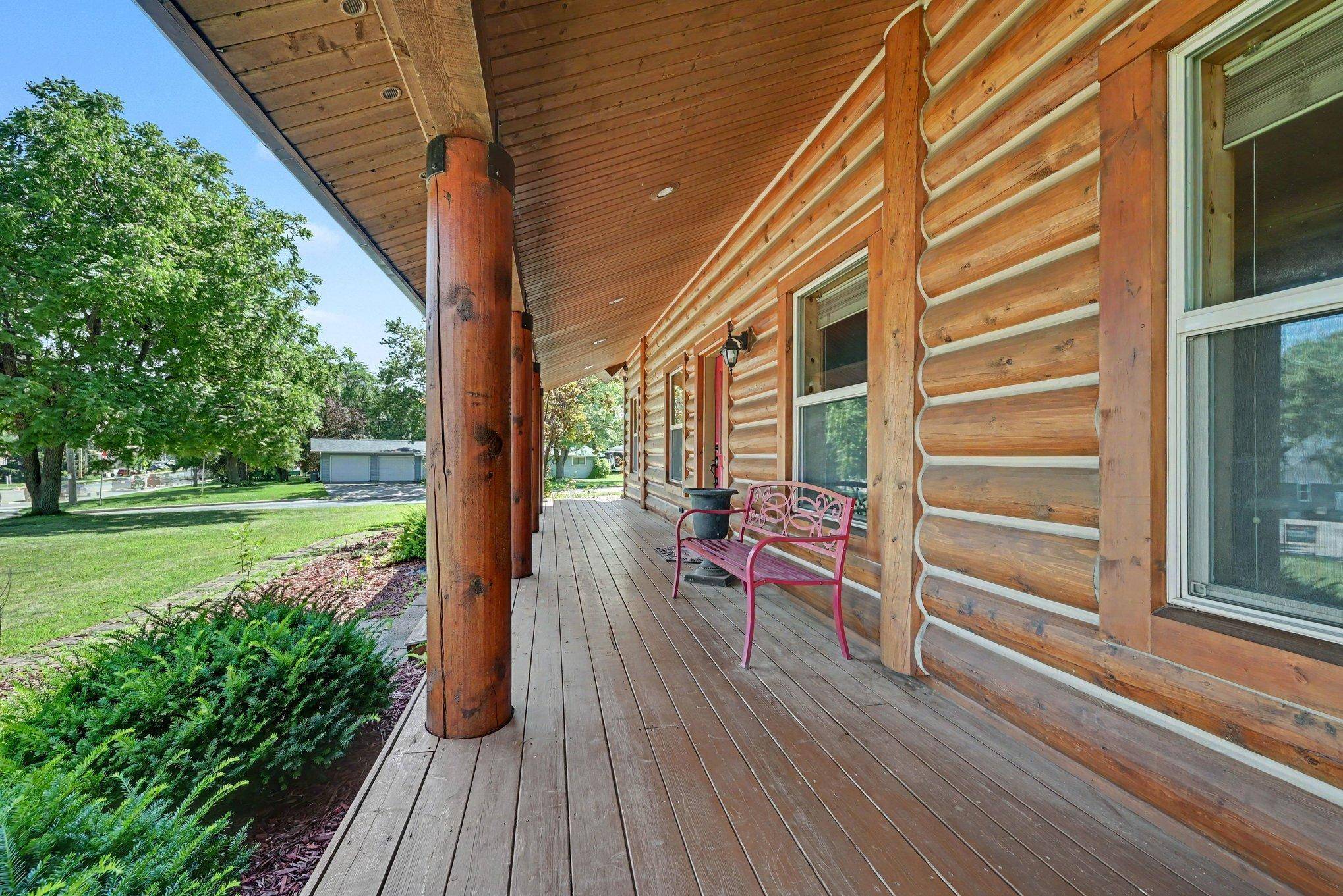 1030 Lokhorst ST, Baldwin, WI 54002