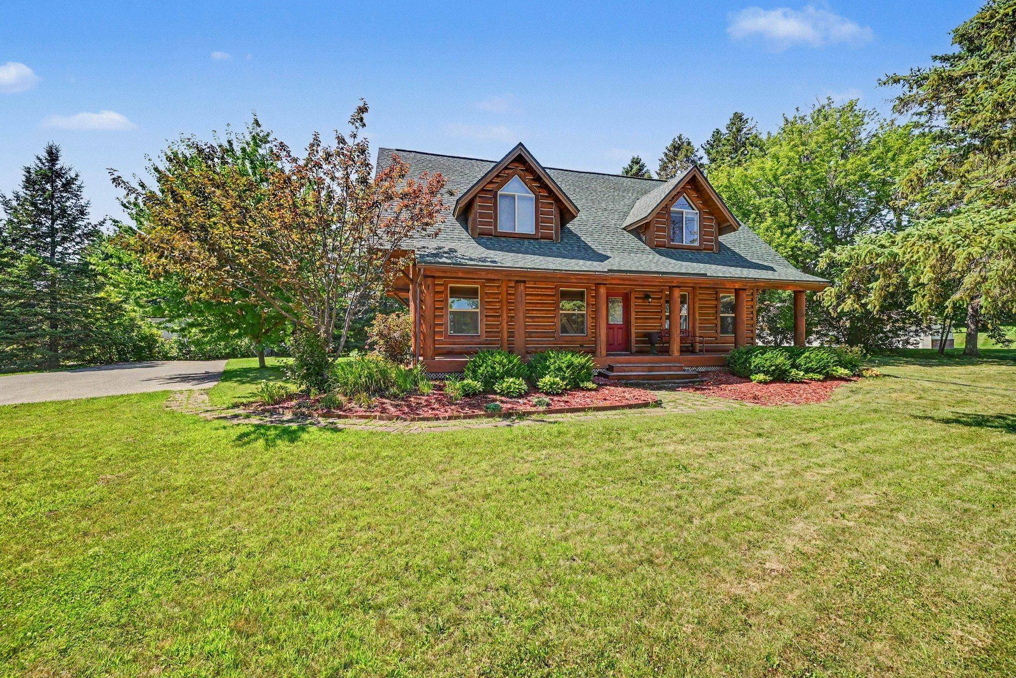 1030 Lokhorst ST, Baldwin, WI 54002