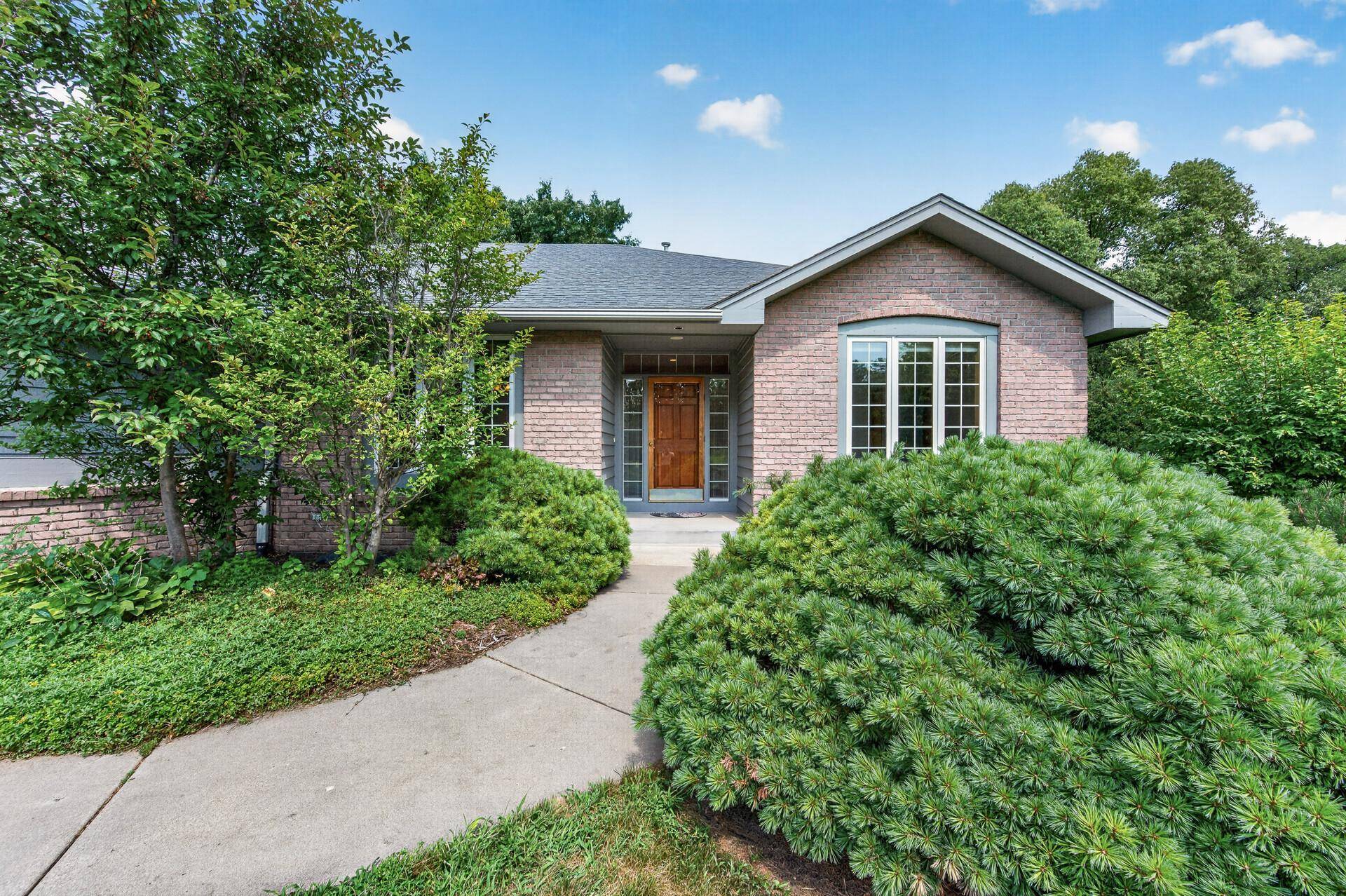 4168 Cashell GLN, Eagan, MN 55122