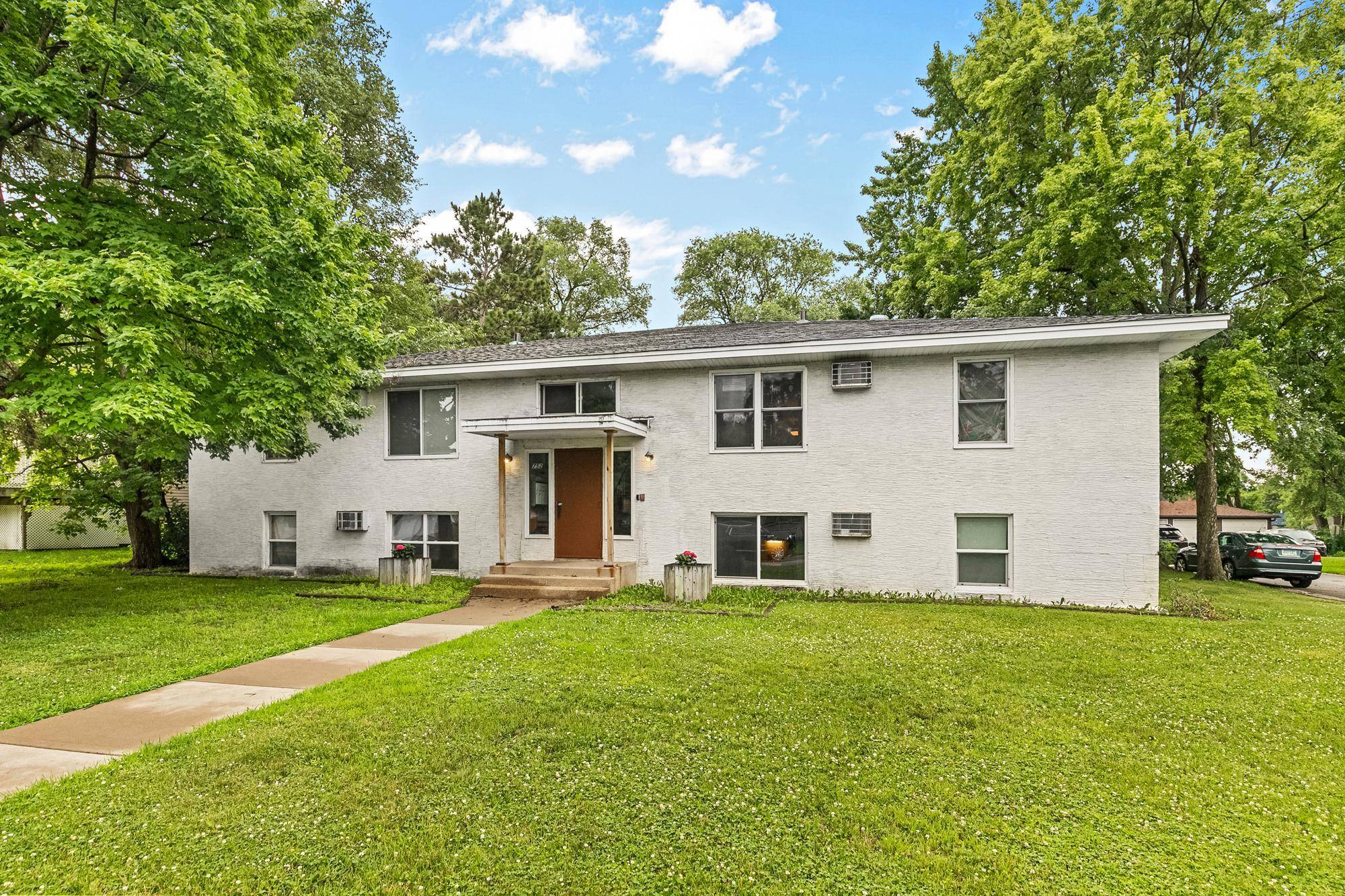 752 Southview DR, Anoka, MN 55303