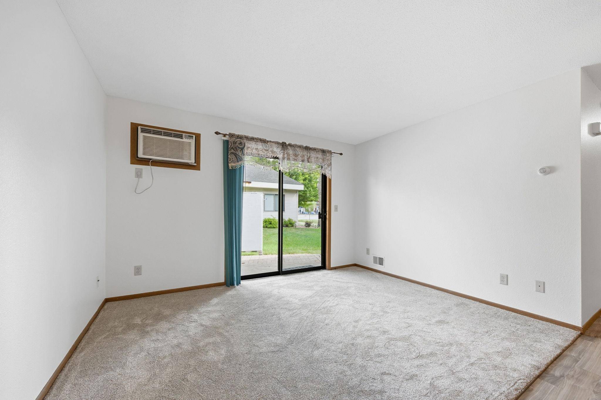 416 Sibley AVE S #206, Litchfield, MN 55355