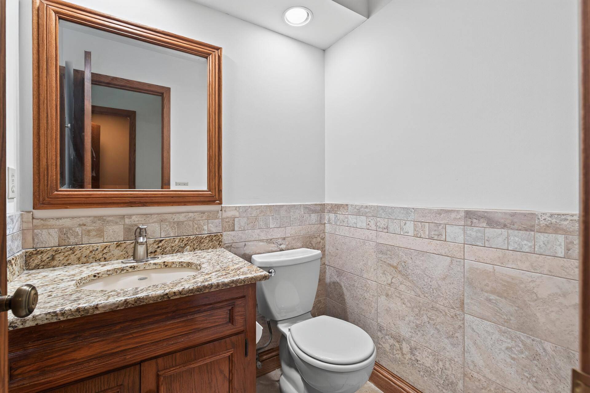 8906 138th Street CT, Apple Valley, MN 55124