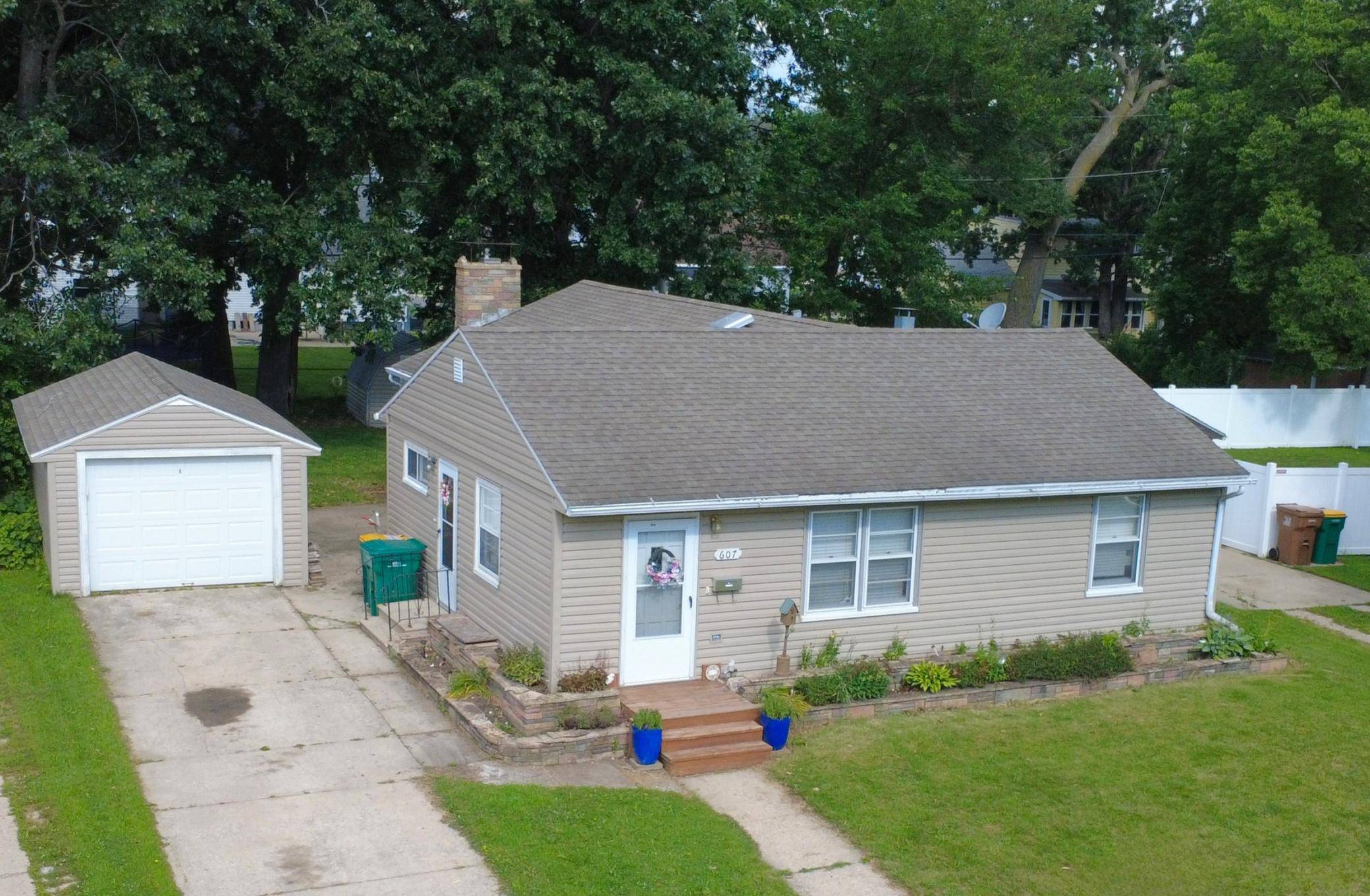 607 Edgewood AVE, Albert Lea, MN 56007