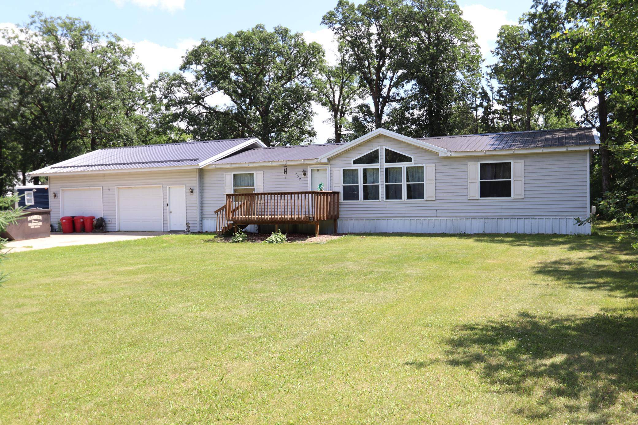 752 Lenmark LN, Badger, MN 56714