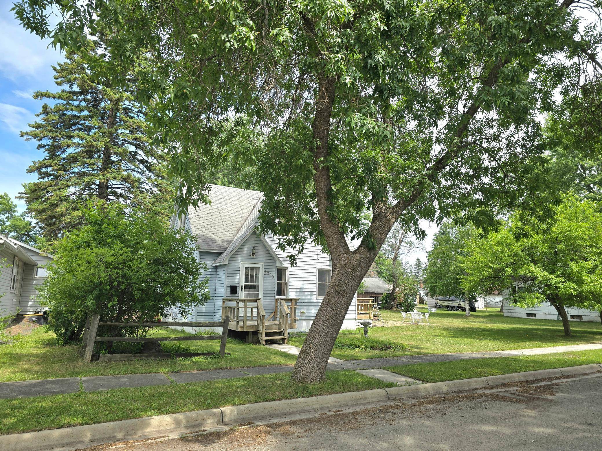 1020 8th ST, International Falls, MN 56649