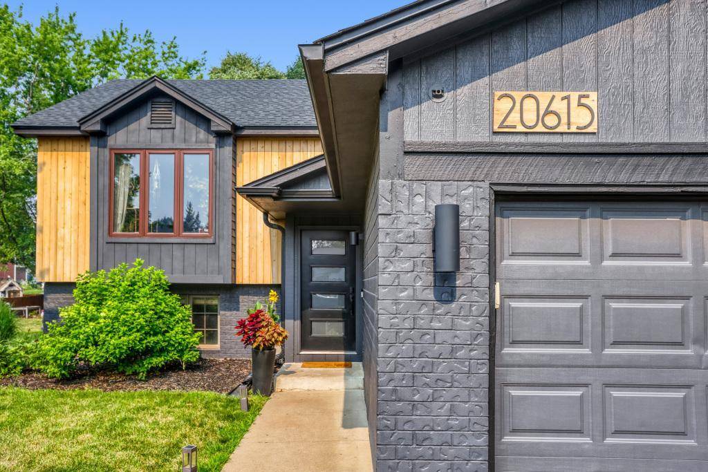 20615 Jaguar AVE, Lakeville, MN 55044