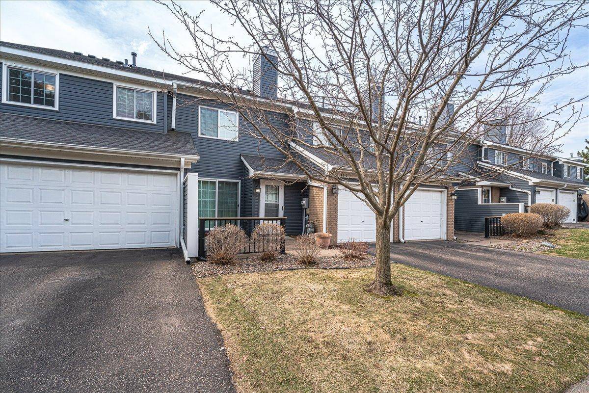 1845 Donegal DR #2, Woodbury, MN 55125