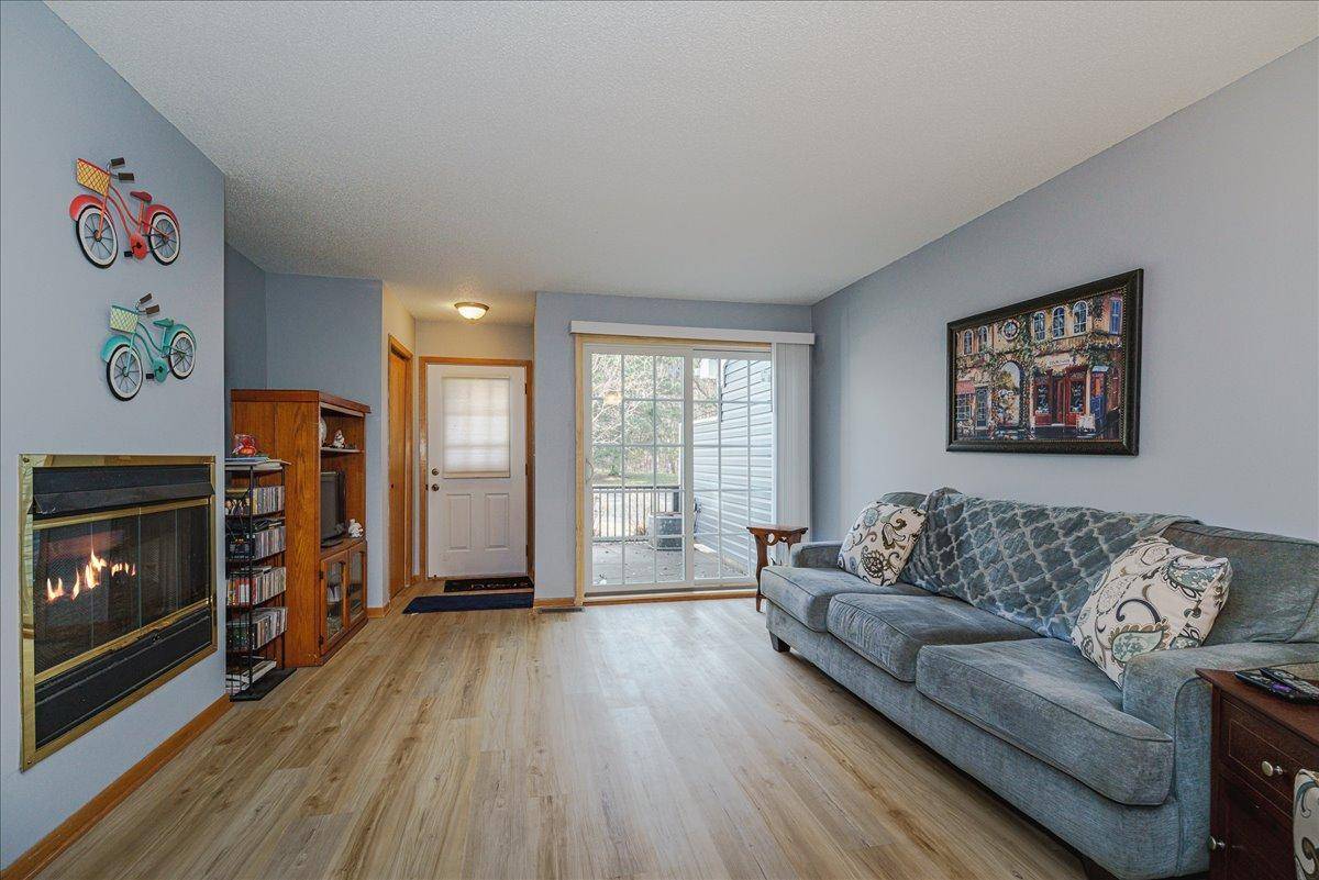 1845 Donegal DR #2, Woodbury, MN 55125