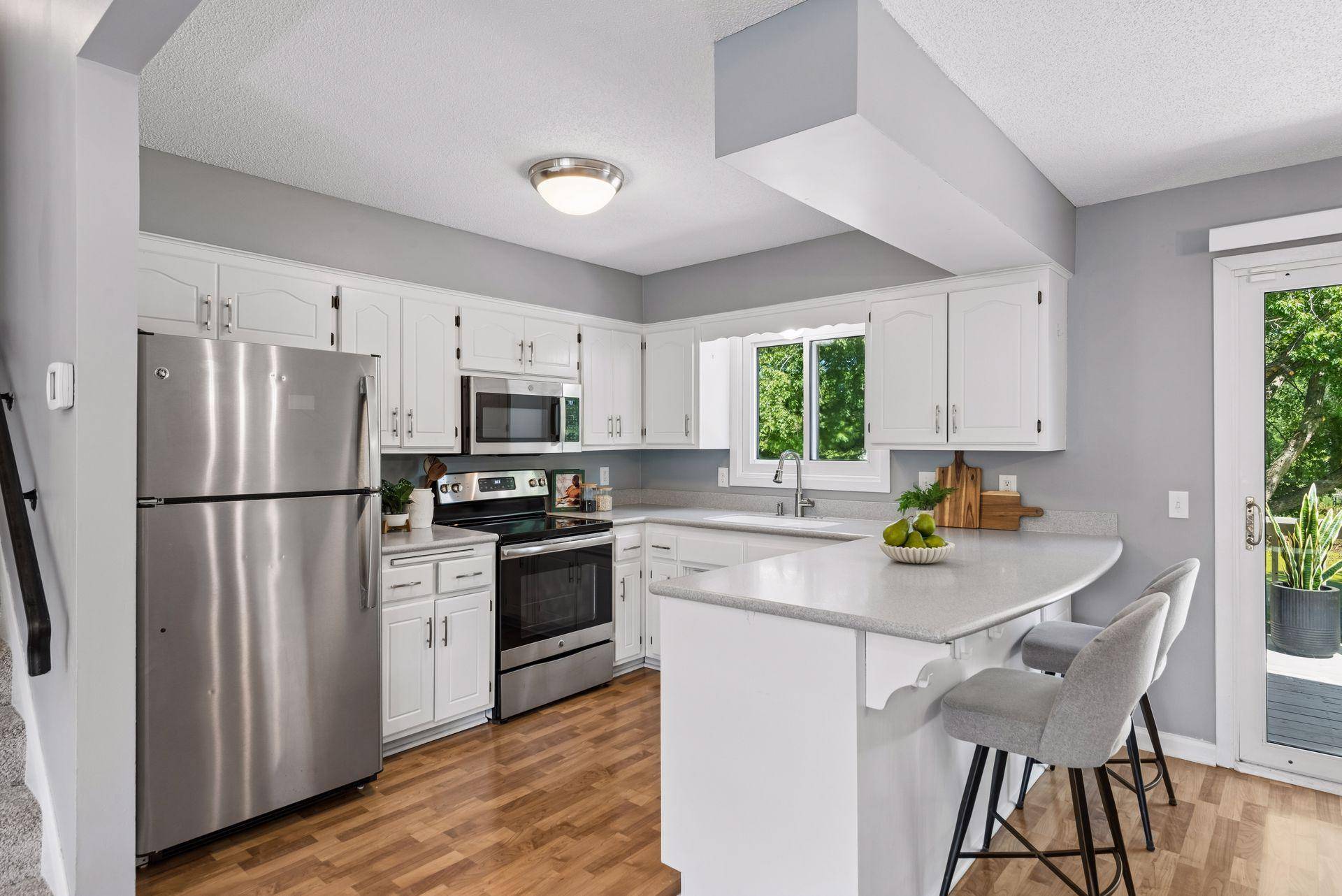 4524 Morningside AVE, Vadnais Heights, MN 55127