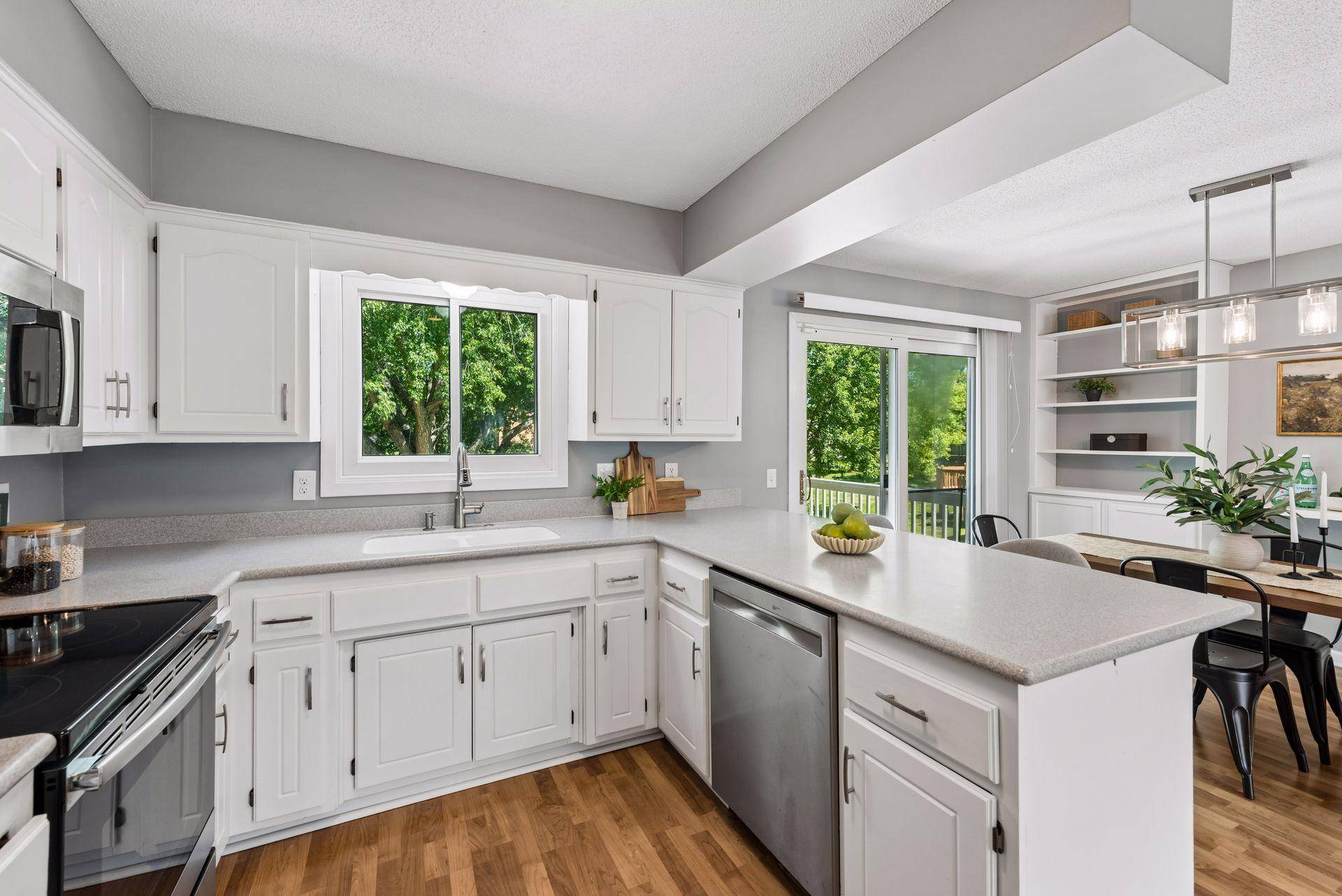 4524 Morningside AVE, Vadnais Heights, MN 55127