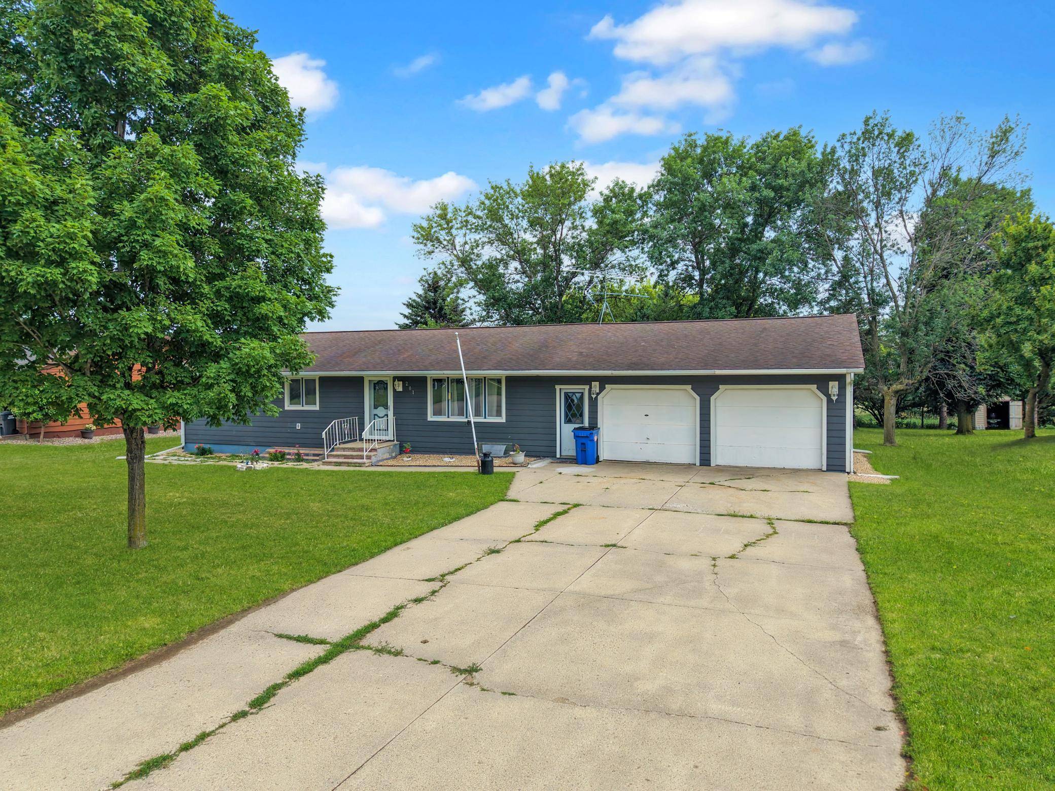 201 Main AVE, Chandler, MN 56122