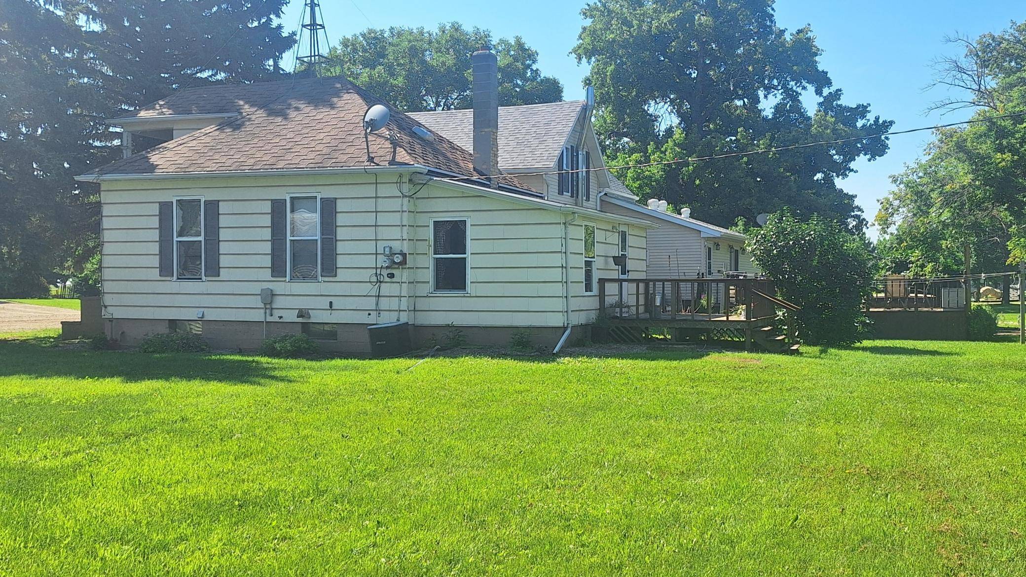 114 Lincoln, Bathgate, ND 58216