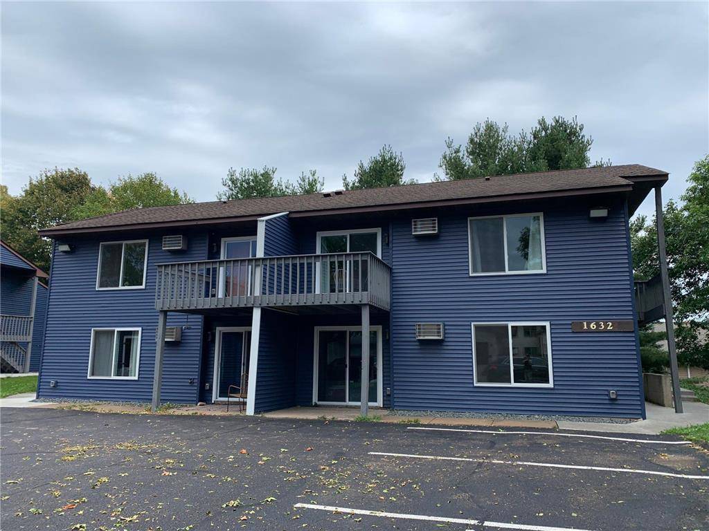 1632 Pinewood LN, Hudson, WI 54016