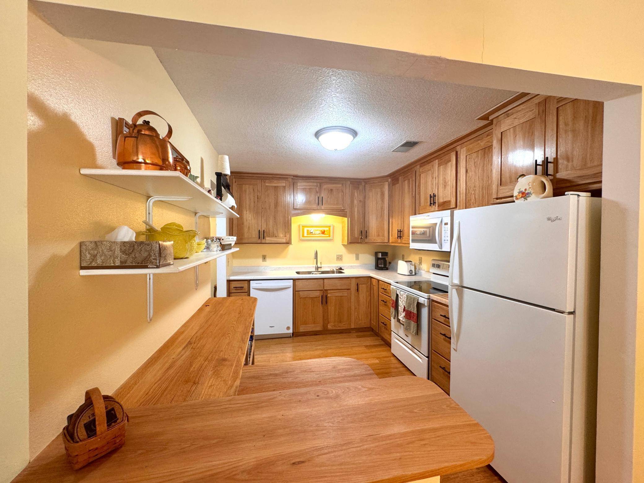 606 Pondhurst DR, Amery, WI 54001