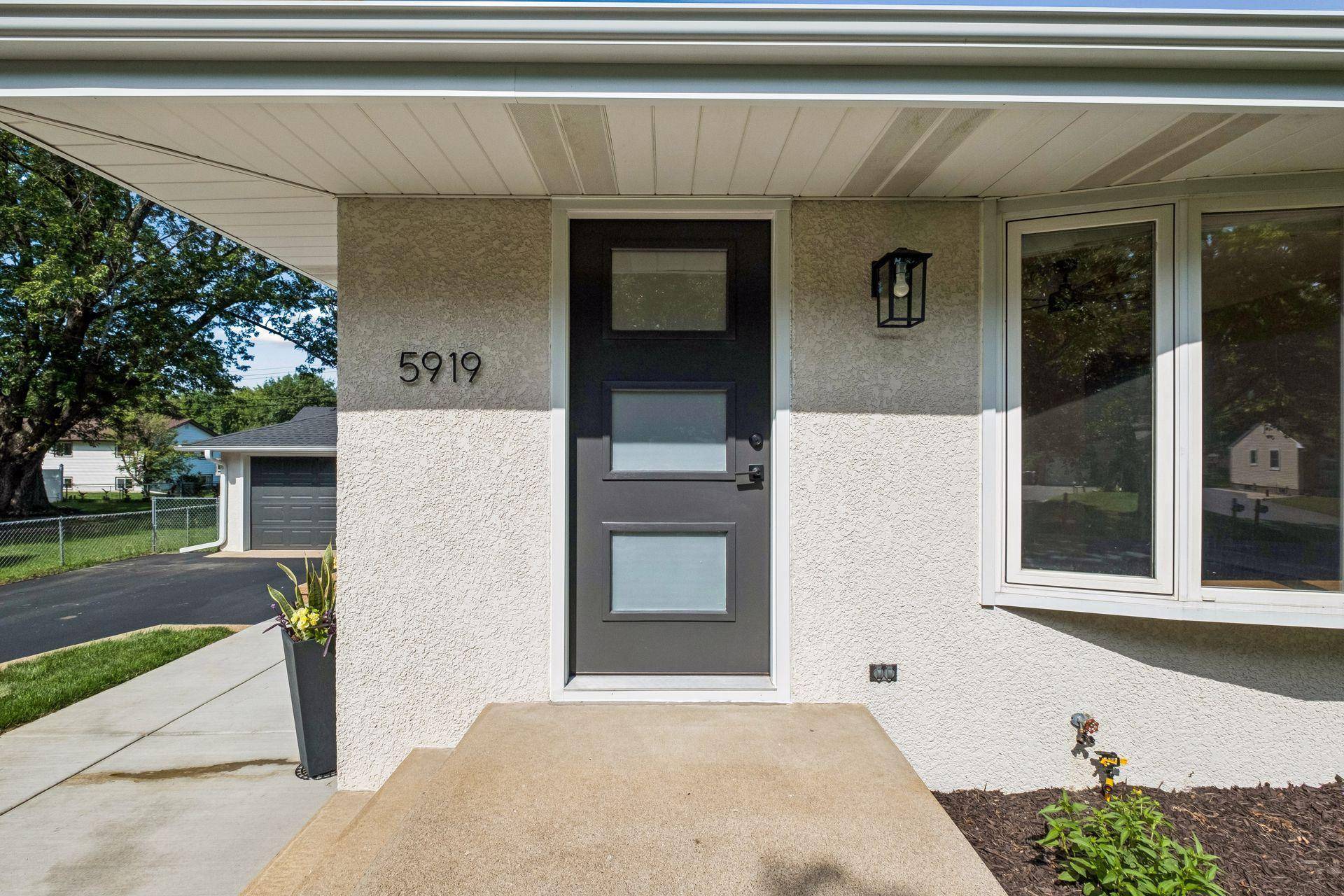 5919 Carlson ST, Shoreview, MN 55126