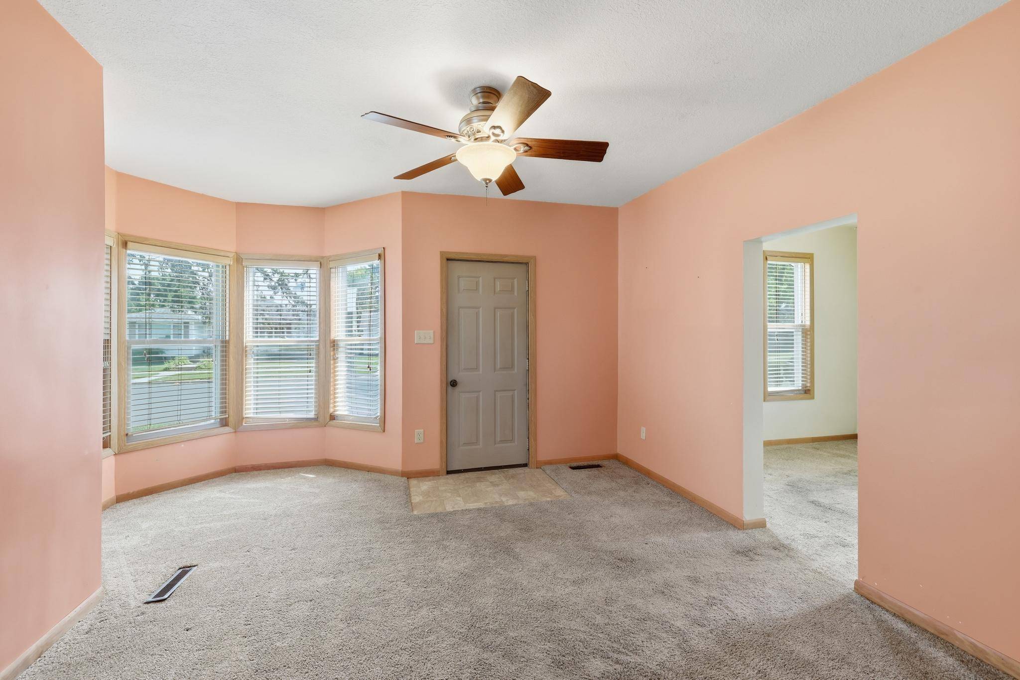 210 W Church ST, Belle Plaine, MN 56011